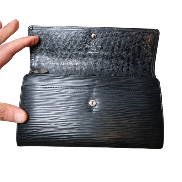 Auth Louis Vuitton Wallet Epi Leather Black LV Bifold Large Snap Button Closure - Picture 7 of 16